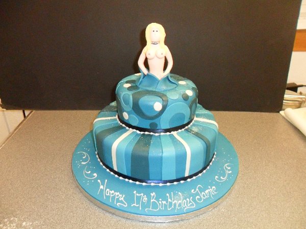 2tier naked girl